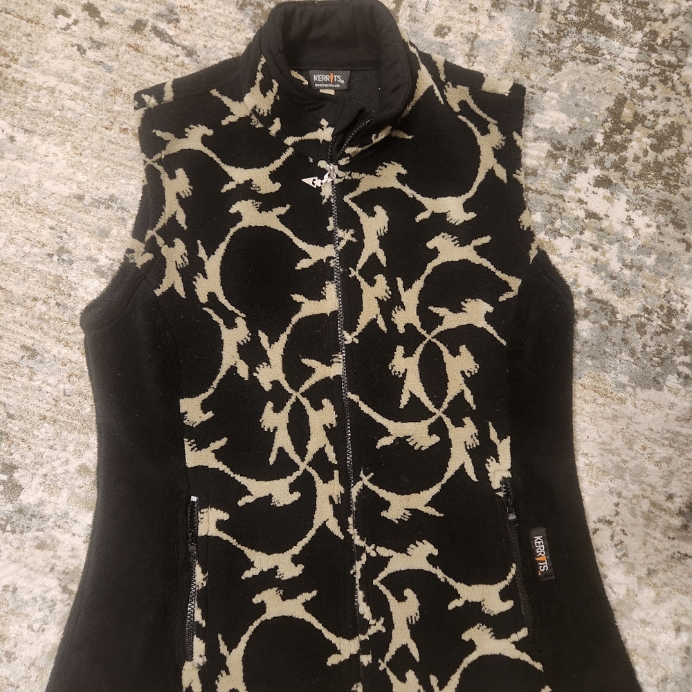 Black Vest With Beige Pattern - image 1
